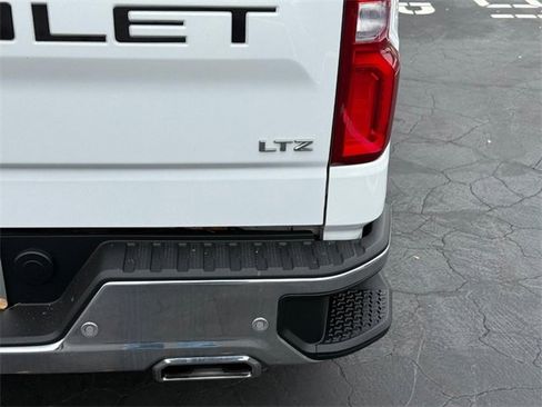 Used 2022 Chevrolet Silverado 1500 LTZ w/ LTZ Premium Package image 7