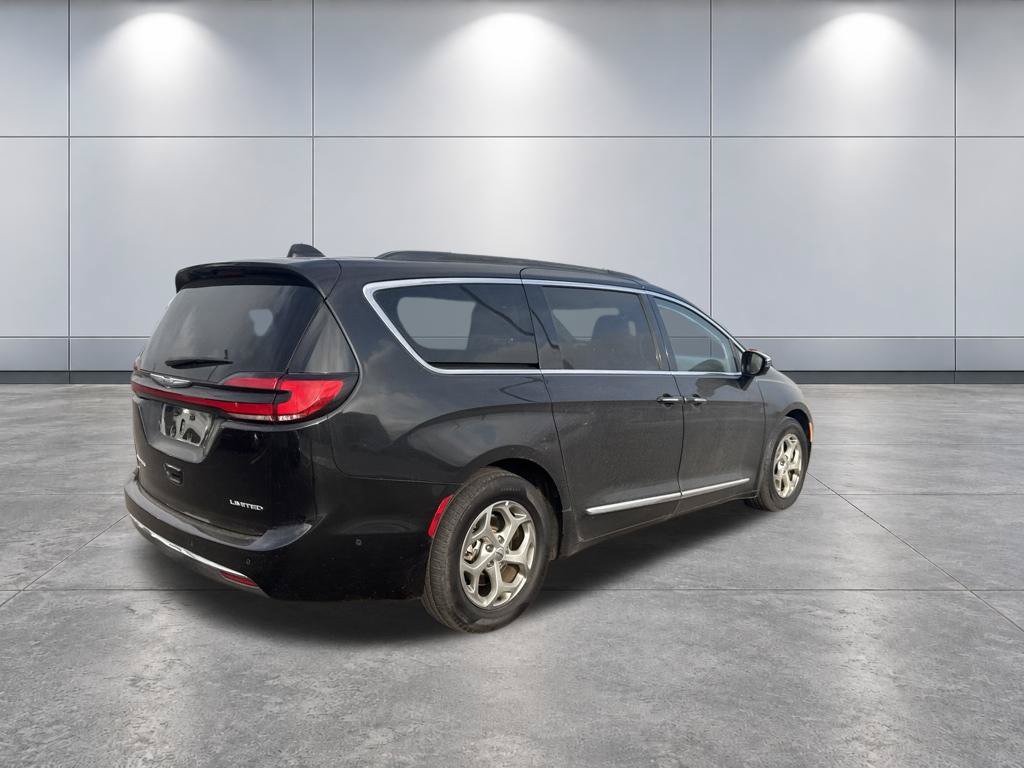 Used 2022 Chrysler Pacifica Limited FWD image 5