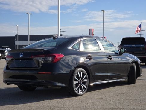 Used 2023 Honda Civic EX image 17