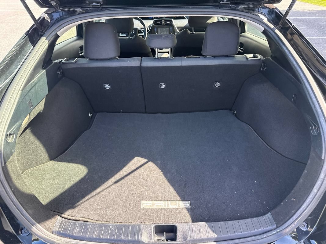 Used 2017 Toyota Prius Two w/ Carpet Mat Package FWD image 12