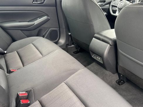 Used 2025 Nissan Altima 2.5 SV FWD image 29