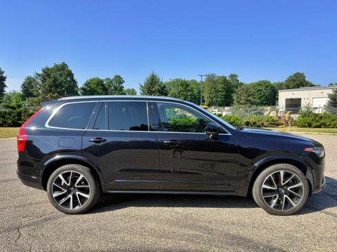 Used 2021 Volvo XC90 T6 Momentum w/ Advanced Package AWD/4WD image 10