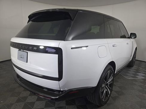 Used 2025 Land Rover Range Rover SE image 5