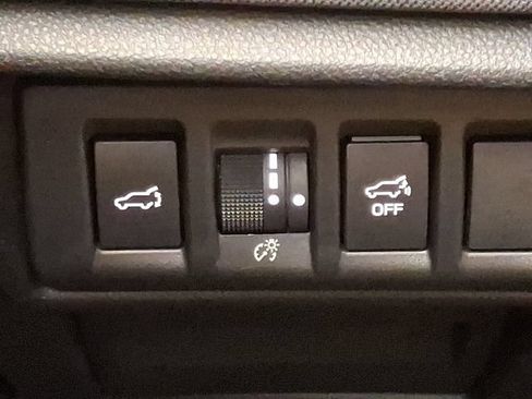 Certified 2024 Subaru Outback Premium w/ Popular Package #1A AWD/4WD image 25