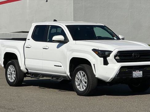 Certified 2024 Toyota Tacoma SR5 w/ SR5 Upgrade Package AWD/4WD image 5
