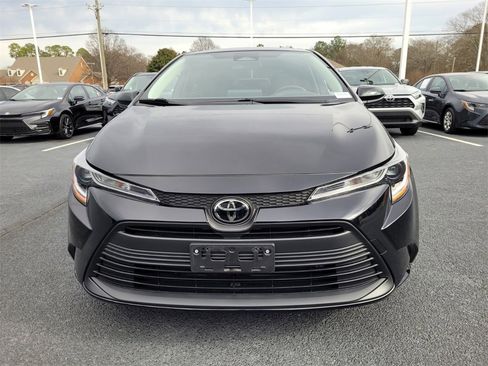Certified 2023 Toyota Corolla LE image 2