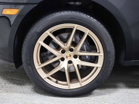Certified 2023 Porsche Macan Turbo image 40