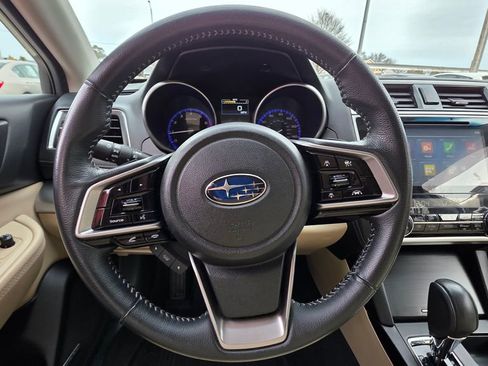 Used 2018 Subaru Outback 2.5i Limited image 11