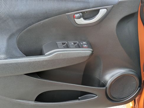 Used 2011 Honda Fit Sport image 15