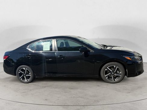 Used 2024 Nissan Sentra SV FWD image 2