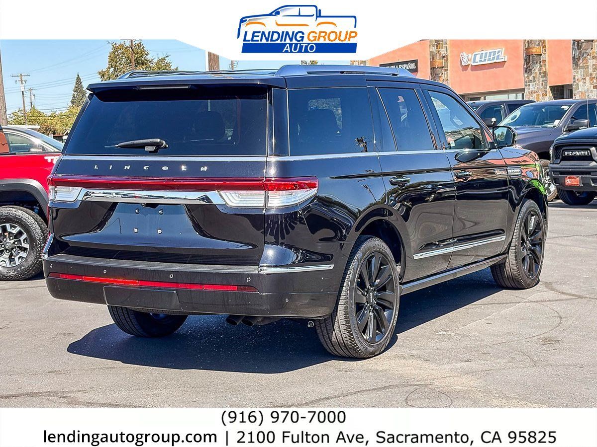 Used 2023 Lincoln Navigator Reserve AWD/4WD image 4