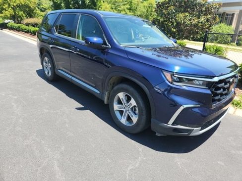 Used 2025 Honda Pilot EX-L image 6
