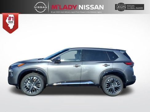 New 2026 Nissan Rogue Platinum image 4