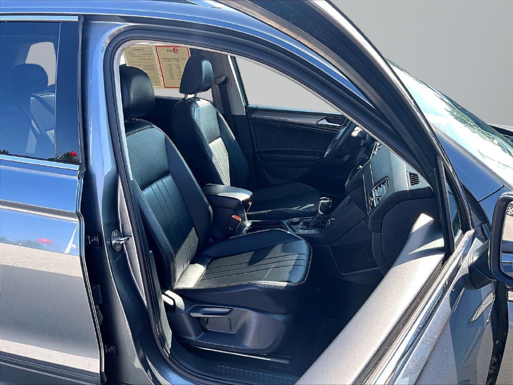 Used 2022 Volkswagen Tiguan SE AWD/4WD image 7