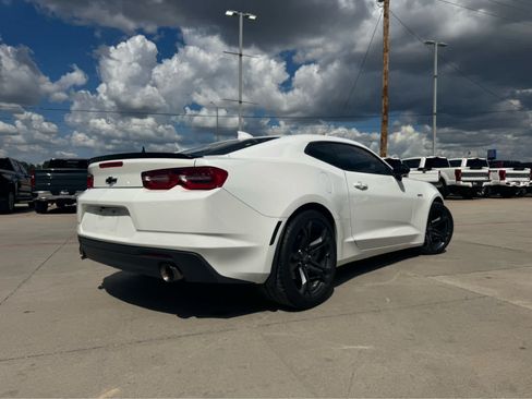 Used 2023 Chevrolet Camaro LT RWD image 5