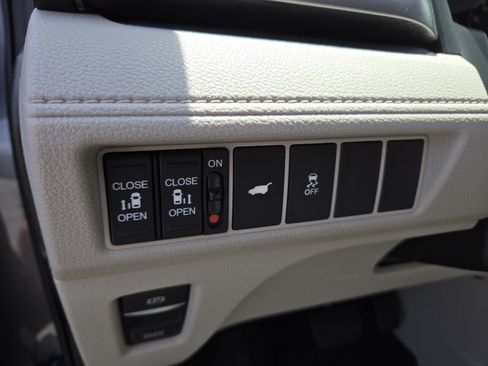 New 2026 Honda Odyssey EX-L image 12