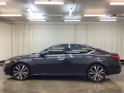 Used 2020 Nissan Altima 2.0 Platinum image 10