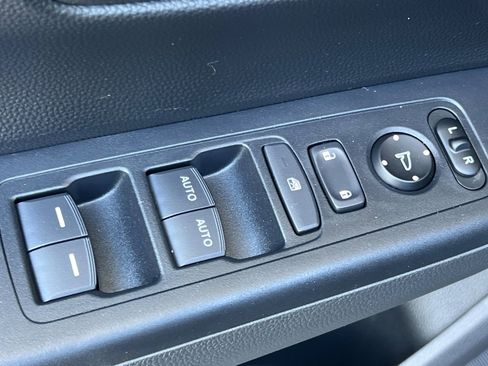 Used 2023 Honda CR-V EX image 13