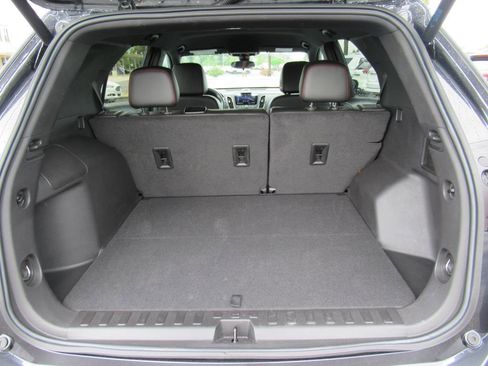 Used 2022 Chevrolet Equinox RS w/ RS Leather Package image 27