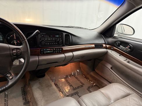 Used 2005 Buick Le Sabre Custom w/ Leather and Sound Group image 9