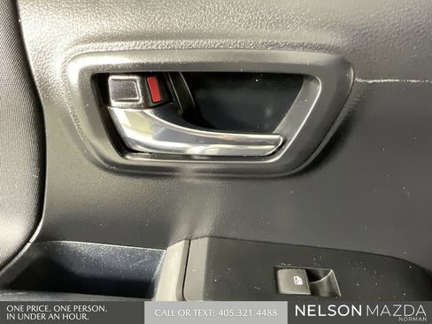 Used 2018 Toyota Tacoma TRD Off-Road image 23