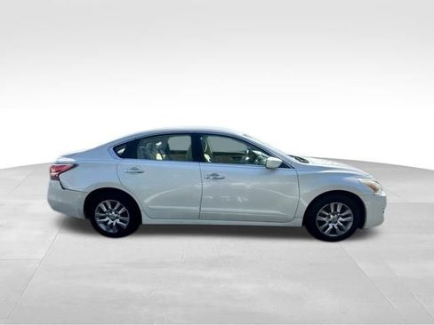 Used 2014 Nissan Altima 2.5 S w/ Display Audio Package FWD image 9