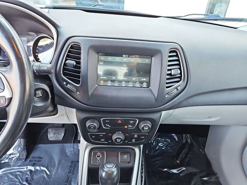 Used 2020 Jeep Compass Latitude image 15