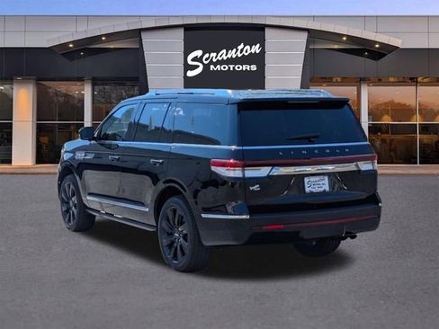 Used 2023 Lincoln Navigator Reserve AWD/4WD image 3