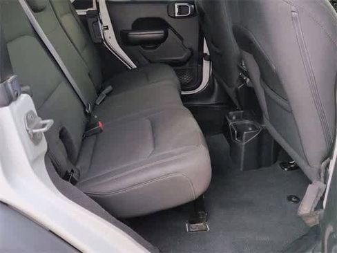 Used 2018 Jeep Wrangler Unlimited Sport S image 26