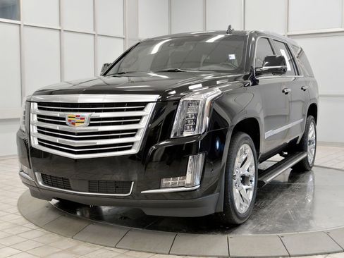Used 2018 Cadillac Escalade Platinum image 4