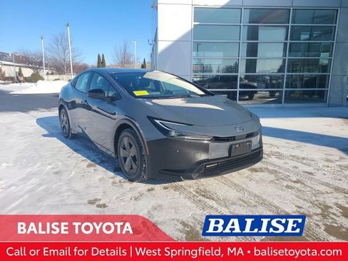 Used 2023 Toyota Prius LE image 1