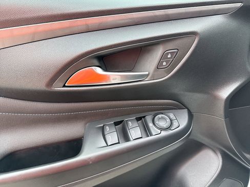 Used 2025 Buick Envista Sport Touring FWD image 15