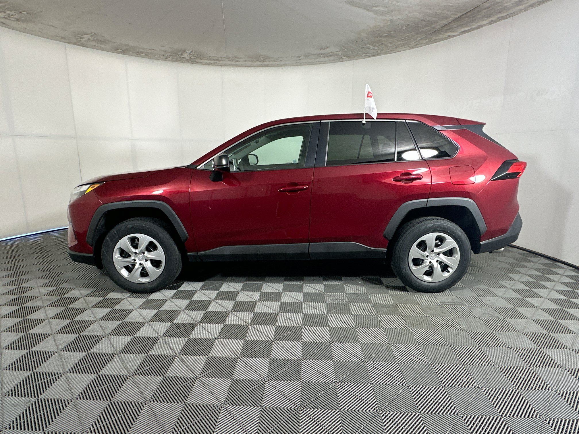 Used 2023 Toyota RAV4 LE FWD image 6