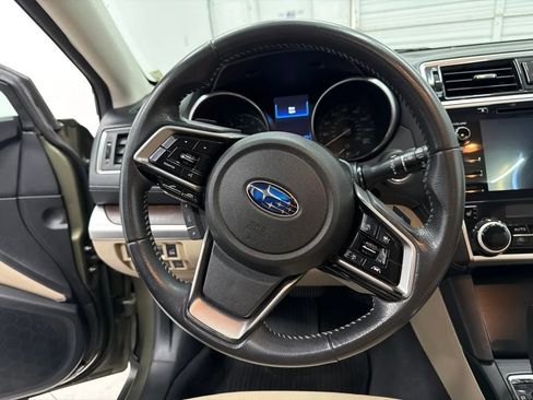 Used 2018 Subaru Outback 3.6R Limited AWD/4WD image 16