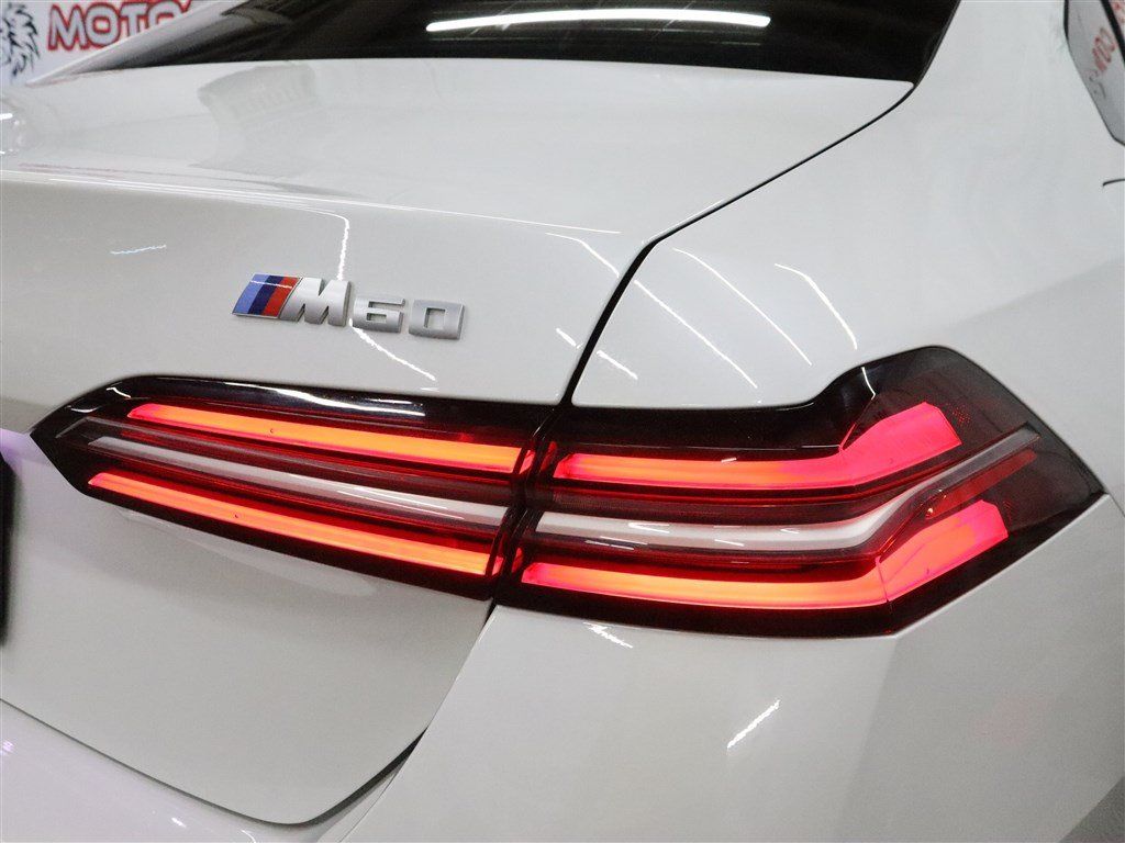 Used 2024 BMW i5 M60 w/ Premium Package AWD/4WD image 10