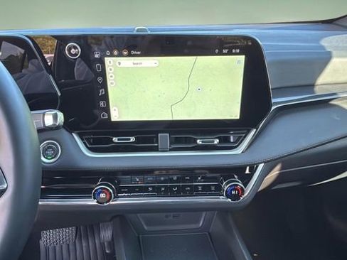 Used 2025 Chevrolet Equinox LT w/ Convenience Package II image 27