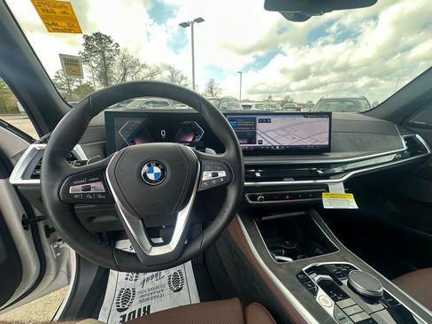 Certified 2026 BMW X5 xDrive40i w/ Climate Comfort Package image 9