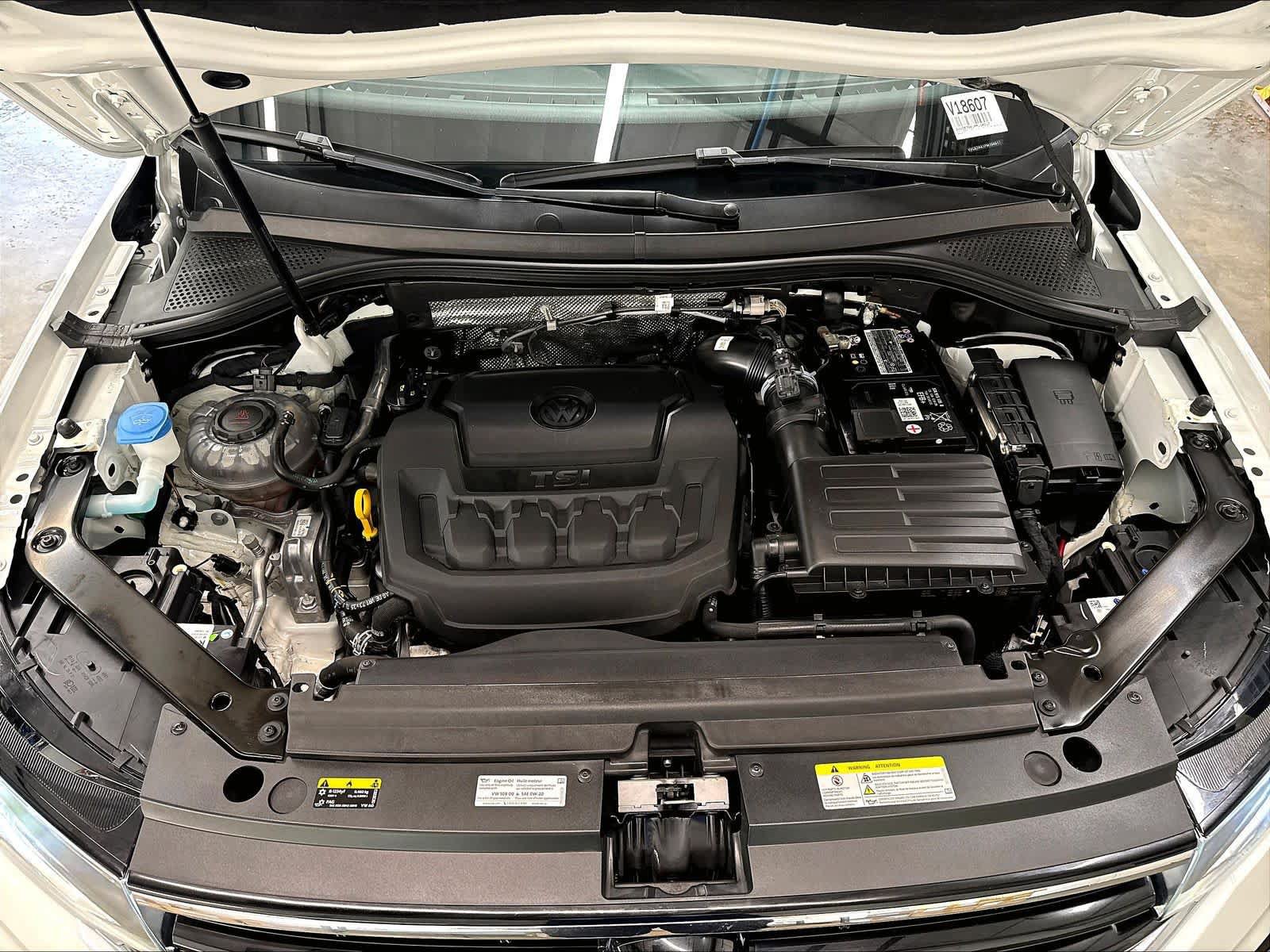 Used 2023 Volkswagen Tiguan SE R-Line FWD image 33