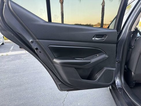 Used 2022 Nissan Altima 2.5 SV image 32