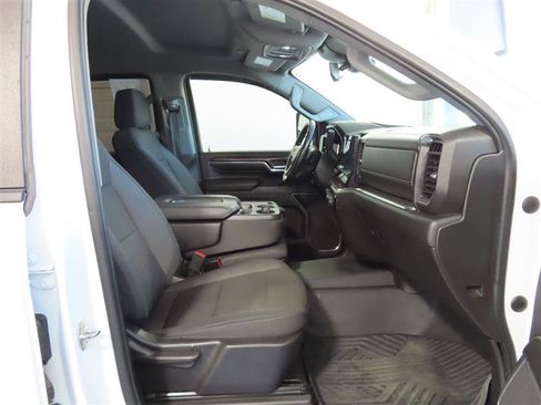 Used 2024 Chevrolet Silverado 2500 LT AWD/4WD image 34