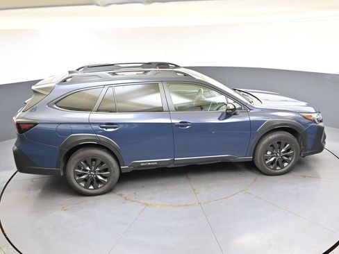 Certified 2025 Subaru Outback Onyx Edition AWD/4WD image 42