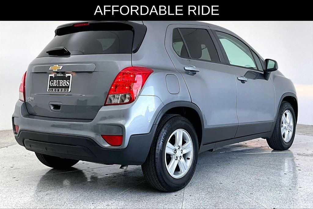 Used 2020 Chevrolet Trax LS w/ Tint and Cruise Package FWD image 2