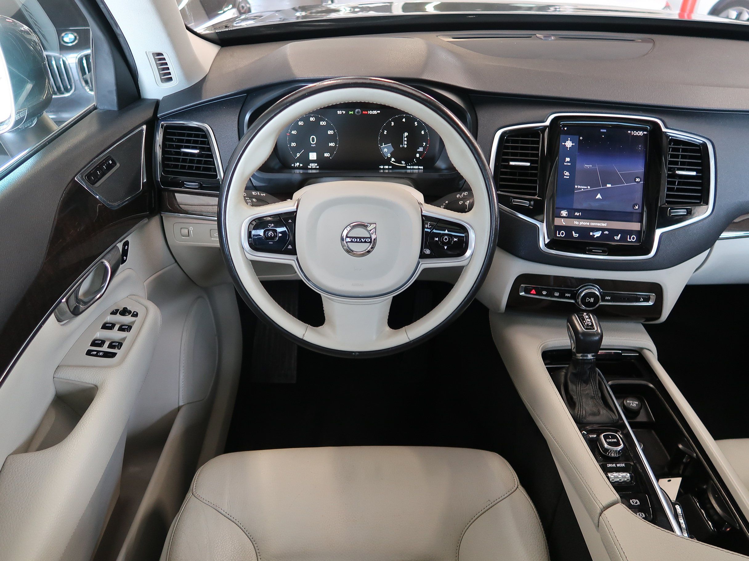 Used 2017 Volvo XC90 T6 Momentum w/ Vision Package AWD/4WD image 14