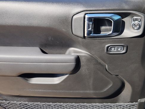 New 2025 Jeep Gladiator Sport AWD/4WD image 17