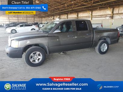 Used 2005 Dodge Dakota SLT