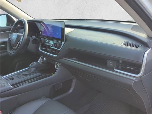 Used 2025 Toyota Grand Highlander FWD image 30