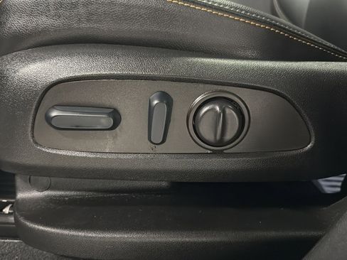 Used 2022 Chevrolet Equinox Premier image 17