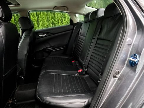 Used 2018 Honda Civic EX image 8