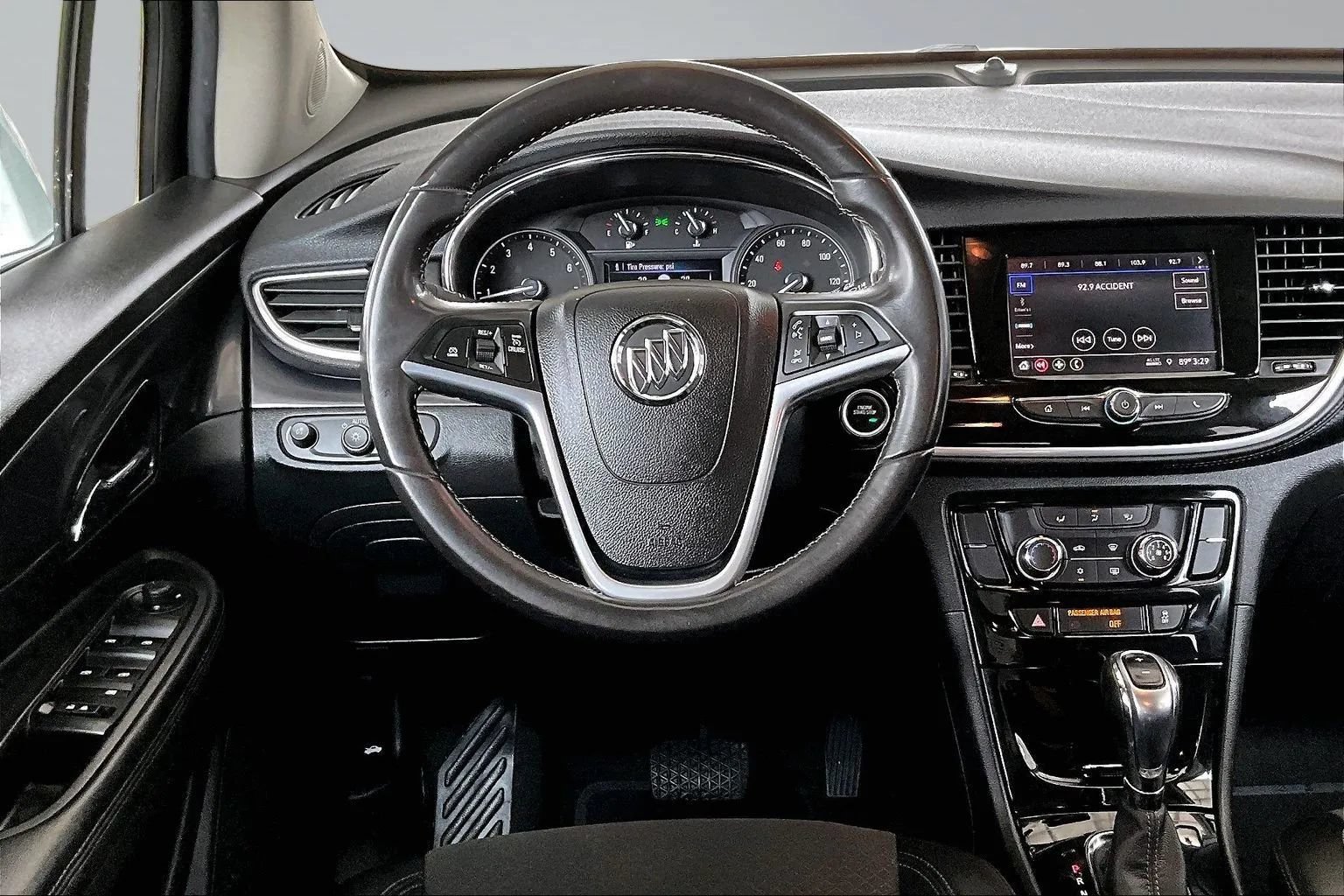 Used 2022 Buick Encore Preferred w/ Safety Package FWD image 8