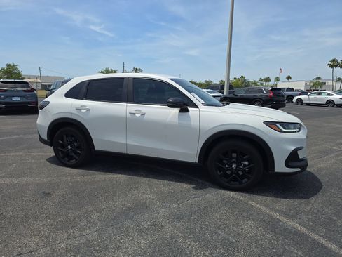 Certified 2024 Honda HR-V Sport image 2